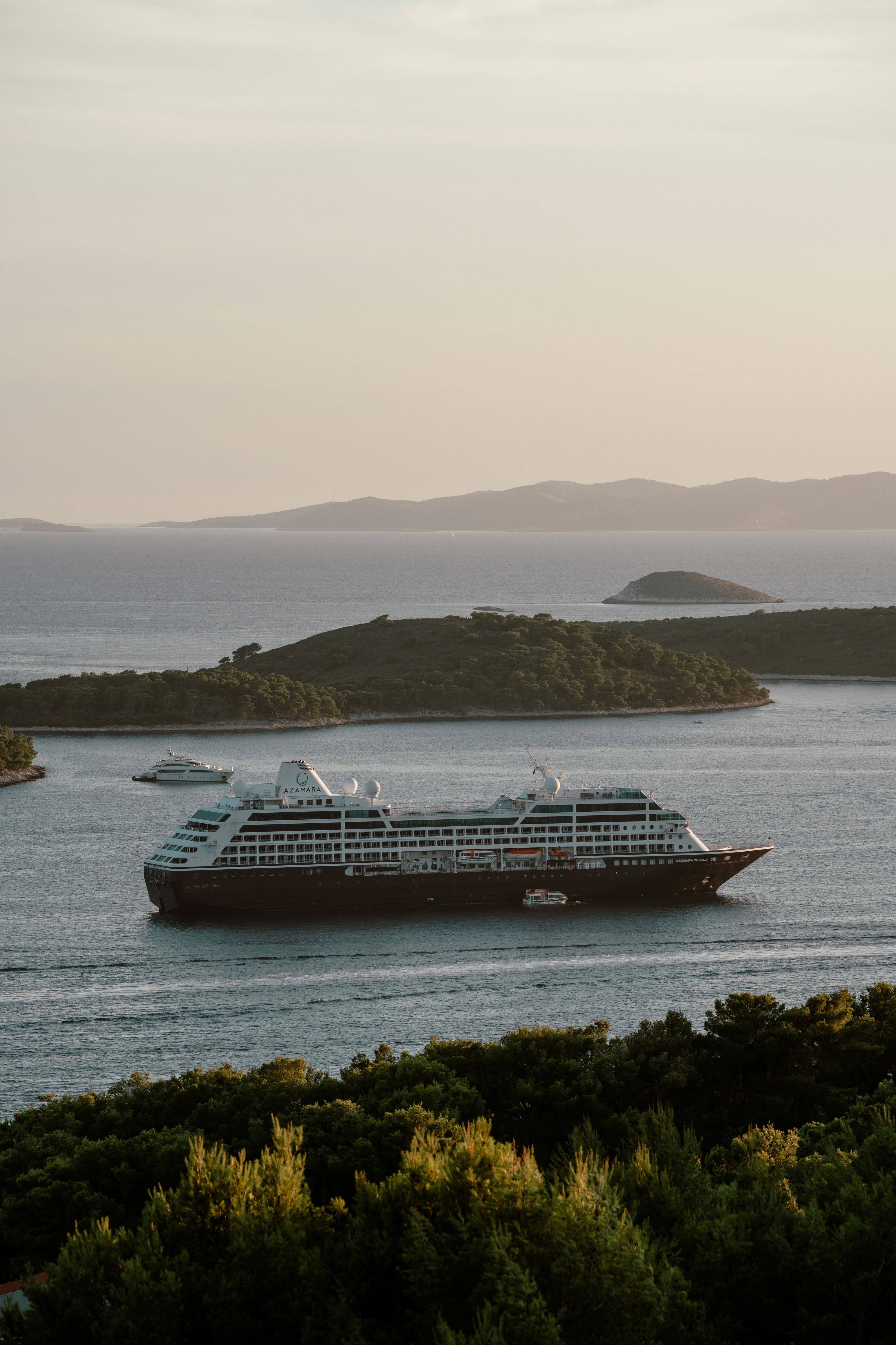 Norwegian Aqua & MSC World America: Accessibility Review 2025 - Professional cruise travel imagery